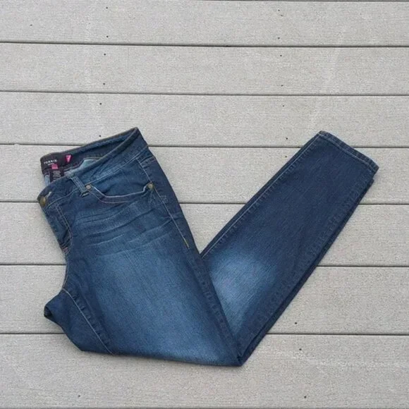 Torrid Denim Darkwash Straight Fit Jeans with Rhinestone Back Pockets - Picture 1 of 12